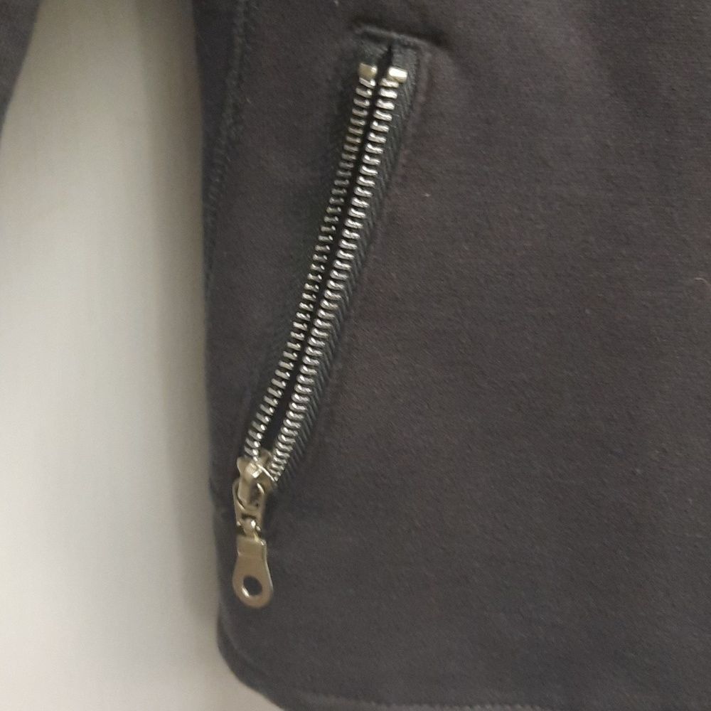 Grey jacket. - Picture 4 of 5